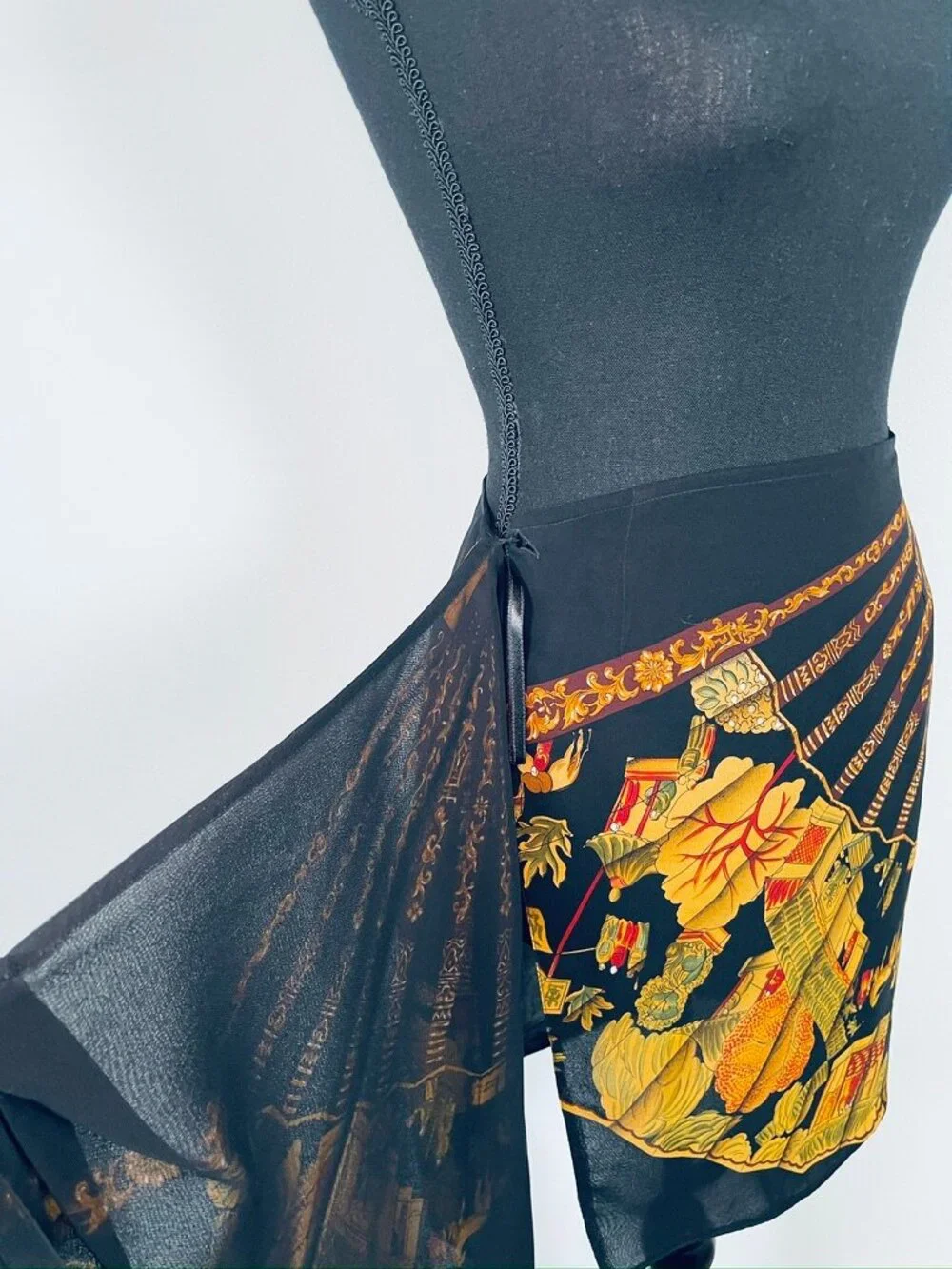 Emanuel Ungaro 100% silk wrap skirt, Made in Hong Kong